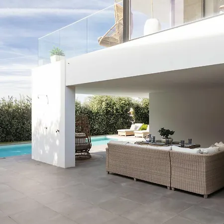 Ocean & Pool Retreat By Hostwise