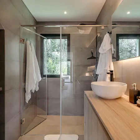 Casa vacanze Ocean & Pool Retreat By Hostwise