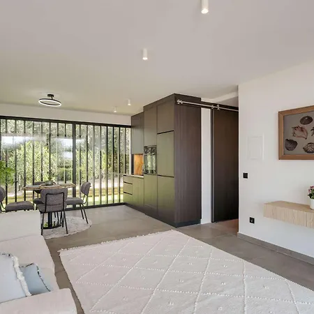 Ocean & Pool Retreat By Hostwise